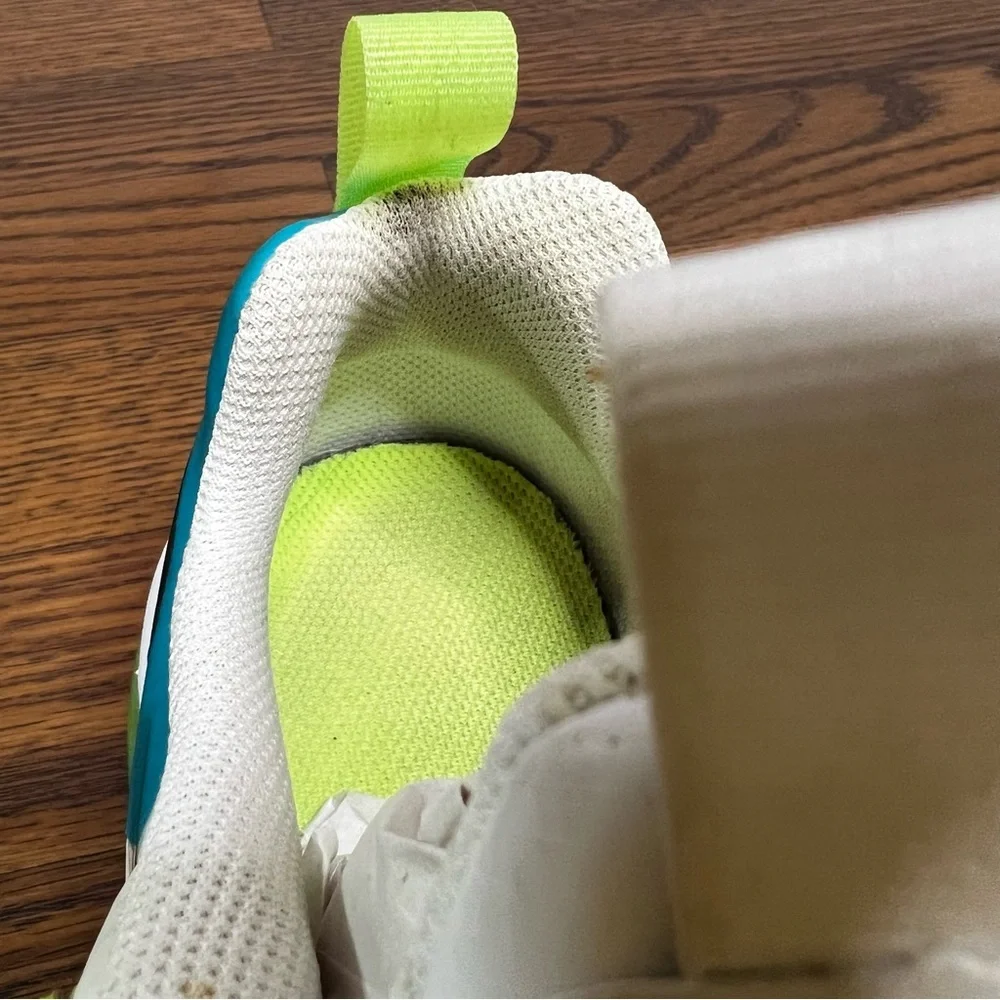 2020 Nike Air Max 270 React SE 'Oracle Aqua' size 6Y